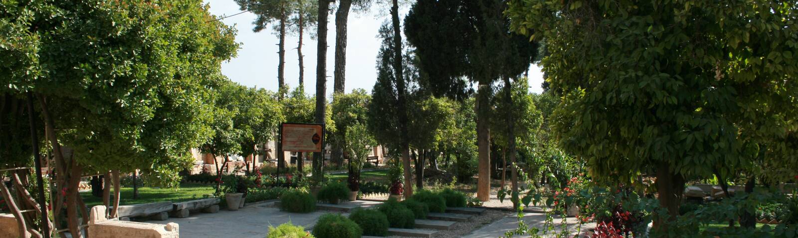 Haft Tanan Garden 